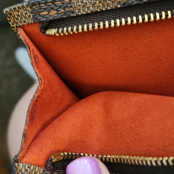 Louis Vuitton Damier Ebene Marais Bucket Pouch - Picture 13 of 15